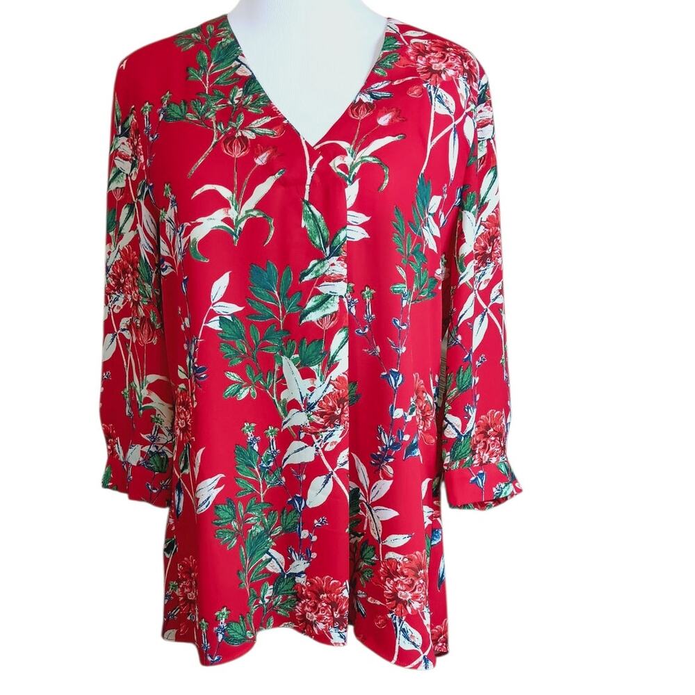 ROSE & OLIVE Romantic Floral Red Top Blouse Medium V-Neck‎ 3/4 Sleeves Career